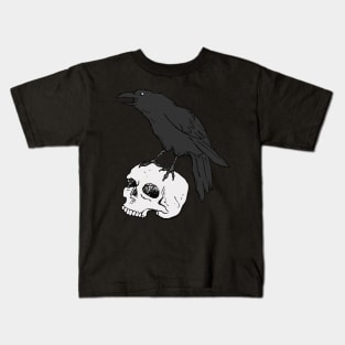 Raven familiar with skull Kids T-Shirt